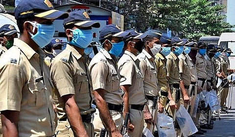 இணையத்தில் திட்டமிட்டு அவதூறு: நடவடிக்கை எடுக்க மும்பை காவல்துறை முடிவு