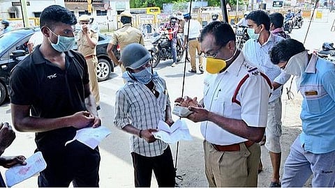 முகக்கவசம் அணியாதவர்களை கைது செய்தால் என்ன?- தமிழக அரசுக்கு உயர் நீதிமன்றம் கேள்வி