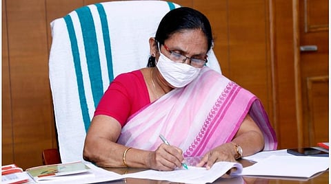 கரோனா: கேரளாவில் வரலாறு காணாத பாதிப்பு; 9,250 பேருக்குத் தொற்று- அமைச்சர் ஷைலஜா