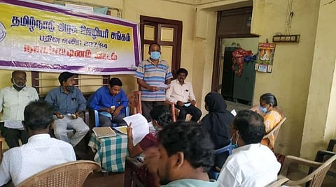பாதிக்கப்பட்டுள்ள முன்களப் பணியாளர்களுக்கான நிவாரண நிதியை வழங்க வேண்டும்: அரசு ஊழியர்கள் சங்கம் கோரிக்கை