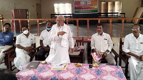 பொதுக்குழுக் கூட்டத்தில் பேசும் அமைப்பின் நிறுவனர் கா.திருமாவளவன்