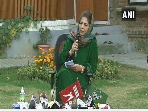 ஜம்மு காஷ்மீர் கொடி மீண்டும் கொண்டு வரப்பட்டால்தான் தேசியக் கொடியை உயர்த்துவோம்: மெஹ்பூபா முப்தி பேச்சு