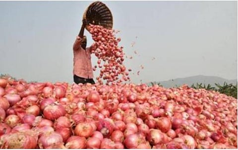 விலை உயர்வு தொடர்ந்து நீடித்தால் ரேஷனில் வெங்காயம் விநியோகம்: உணவுத் துறை அமைச்சர் ஆர்.காமராஜ் தகவல்