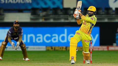 அதிரடியாக பேட் செய்து சிஎஸ்கே அணிக்கு வெற்றியை உறுதி செய்த ரவிந்திர ஜடேஜா : படம் உதவி ட்விட்டர்