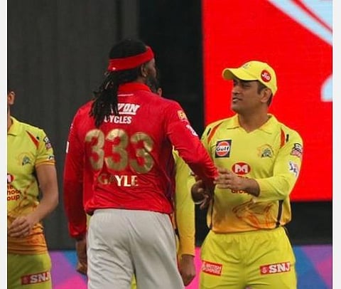 10 ஆண்டுகள் சிறப்பாக ஆடினோம்.. இனி அடுத்த தலைமுறையிடம் ஒப்படைக்க வேண்டியதுதான்: தோனி சூசகம்