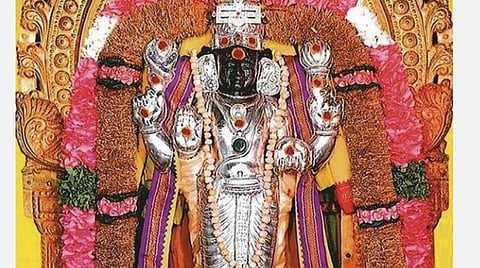 குருப்பெயர்ச்சி ; குருவருளைப் பெற குரு காயத்ரி, குரு கவசம், அகல்விளக்கு வழிபாடு!