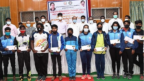 தூத்துக்குடியில் நவ.11-ல் தமிழக முதல்வர் ஆய்வு; பல்வேறு புதிய திட்டங்களை அறிவிக்கிறார்: அமைச்சர் கடம்பூர் ராஜூ தகவல்