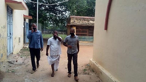 பட்டாசு உரிமம் வழங்க ரூ.15,000 லஞ்சம் வாங்கிய சார் ஆட்சியரின் கார் ஓட்டுநர் கைது: லஞ்ச ஒழிப்புப் போலீஸார் நடவடிக்கை