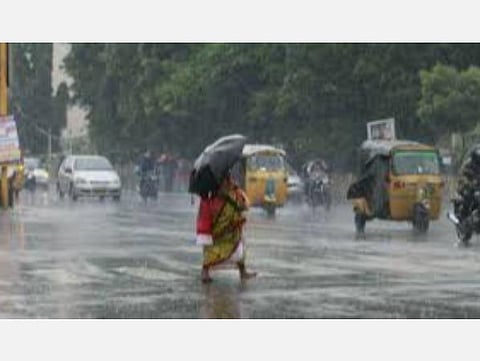 வளிமண்டல மேலடுக்குச் சுழற்சி; 2 நாட்களுக்கு சென்னை உள்ளிட்ட வட கடலோர மாவட்டங்களில் கனமழை: வானிலை ஆய்வு மையம் தகவல்