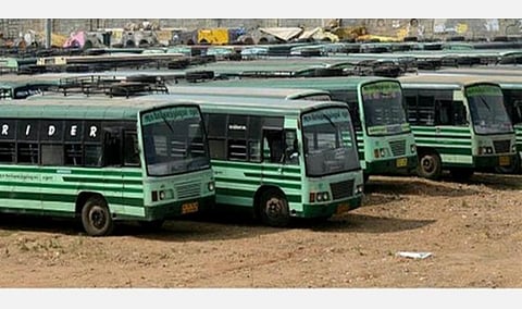 சென்னையிலிருந்து 8,000 பேருந்துகளில் 4 லட்சம் பயணிகள் சொந்த ஊர் பயணம்: போக்குவரத்துக் கழகம் அறிவிப்பு