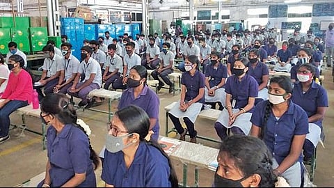 ஐடிஐ படித்தவர்களின் தேவை தனியார் நிறுவனங்களில் அதிகரிப்பு; அரசு ஐடிஐ மாணவர்களுக்கு 100 சதவீத வேலைவாய்ப்பு: வேலைவாய்ப்பு மற்றும் பயிற்சி துறை மண்டல இணை இயக்குநர் தகவல்
