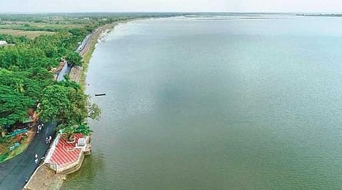 கனமழையால் வேகமாக நிரம்பி வரும் வீராணம் ஏரி: விவசாயிகள் மகிழ்ச்சி