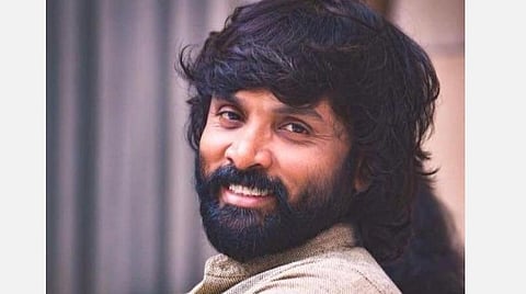கவிஞர் சினேகன் மீது விபத்து வழக்கு பதிவு