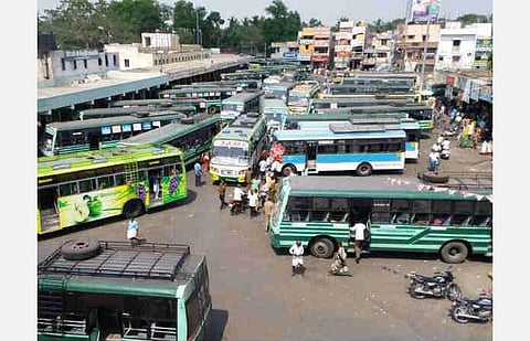 தீபாவளிப் பண்டிகை; 28,360 சிறப்புப் பேருந்துகளில் 13,24,553 பேர் பயணம்