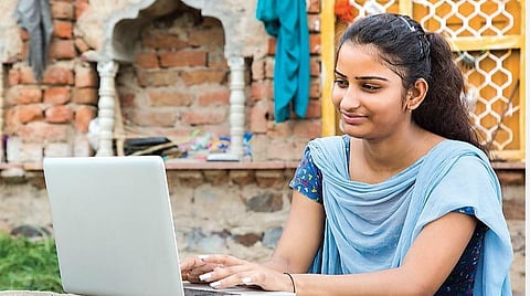 இப்படியும் கற்கலாம்! - அரசுப் பள்ளி ஆசிரியர்களின் முயற்சி
