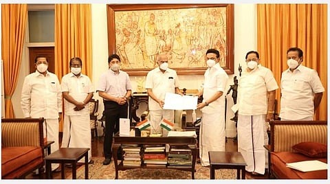 எழுவர் விடுதலை; ஆளுநரை நேரில் சந்தித்து ஸ்டாலின் வலியுறுத்தல்: முக்கிய நிர்வாகிகளும் உடன் சென்றனர்