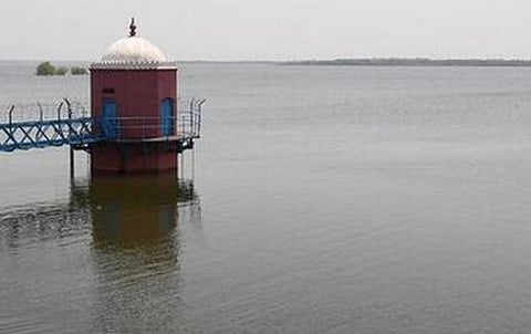சென்னைக்கு குடிநீர் வழங்கும் 5 ஏரிகளில் 7,439 மில்லியன் கனஅடி நீர்இருப்பு; ஒரேநாளில் 67 மில்லியன் கனஅடி நீர் உயர்வு