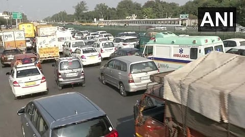 டெல்லியில் கடும் போக்குவரத்து நெரிசல்: விவசாயிகள் போராட்டம் எதிரொலி