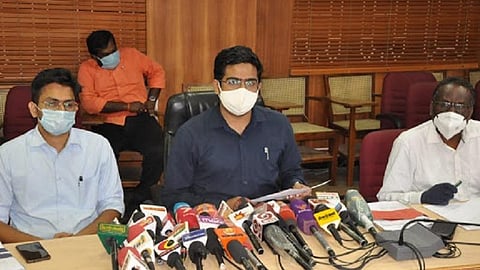 நெல்லை மாவட்டத்தில் அதிகனமழைக்கு வாய்ப்புள்ளதால் ஆற்றங்கரையோர பகுதி மக்களுக்கு எச்சரிக்கை: ஆட்சியர் அலுவலகத்தில் 24 மணிநேர கட்டுப்பாட்டு அறை திறப்பு