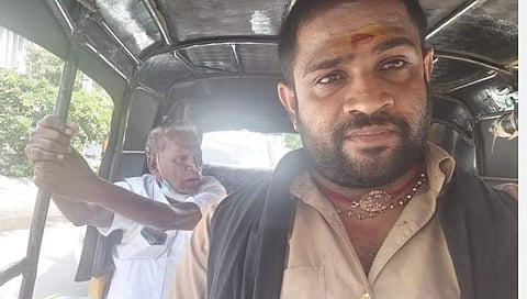 “என்கிட்ட 20 ரூவாதான் இருக்கு...வரலாமா?”-ஆட்டோக்காரரை வியக்கவைத்த முன்னாள் எம்எல்ஏ!