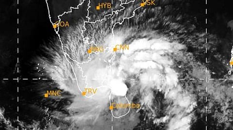 புரெவி புயல் இரவு இலங்கையில் கரையை கடக்கும்: வானிலை ஆய்வு மையம் தகவல்