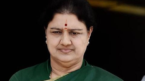 முன்கூட்டியே விடுவிக்கக் கோரும் சசிகலாவின் மனுவை பரிசீலிக்கும் சிறைத் துறை