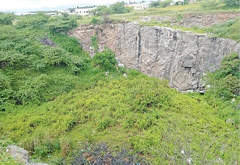 செட்டிப்பாளையம் அன்னை நகரில் 100 அடி ஆழமுள்ள கல்லுக்குழி மூடப்படுமா? - பொதுமக்கள் எதிர்பார்ப்பு