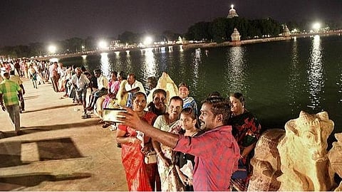 சுற்றுலாப் பயணிகளைக் கவர மதுரை தெப்பக்குளத்தில் மீண்டும் படகு போக்குவரத்து: கைவிடப்பட்ட திட்டம் மீண்டும் புத்துயிர் பெறுமா?