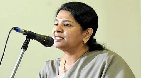 அதிமுக அமைச்சர்கள் பயந்து போயுள்ளனர்; அனைவரின் மீதும் குட்கா ஊழல் போன்ற வழக்குகள் உள்ளன: கனிமொழி பேட்டி