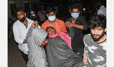 ஆந்திராவில் பரவும் மர்ம நோய் தண்ணீர், பாலில் ஈயம் கலந்ததா?- எய்ம்ஸ் மருத்துவக் குழுவினர் பரிசோதனை