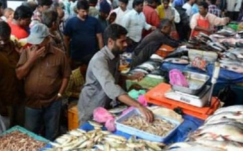 வெள்ளக்கல் செல்கிறது மதுரை கரிமேடு மீன் மார்க்கெட்: ரூ.3 கோடியில் அமைக்க மாநகராட்சி திட்டம்