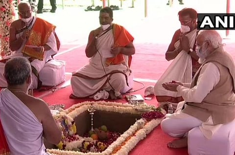 நாடாளுமன்ற புதிய கட்டிடம்; அடிக்கல் நாட்டினார் பிரதமர் மோடி