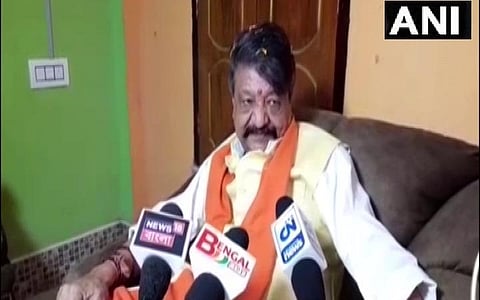 பாஜக தேசியப் பொதுச் செயலாளர் கைலாஷ் விஜய் வர்க்கியா நேற்று நிருபர்களுக்குப் பேட்டி அளித்த காட்சி: படம் | ஏஎன்ஐ.