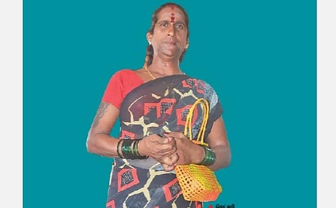 குடும்பத்தாரின் அரவணைப்பை பெறும் திருநங்கைகள்