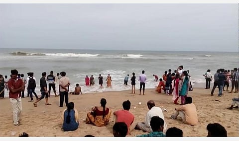மெரினா கடற்கரை நாளை முதல் திறப்பு: முகக்கவசத்துடன் பொதுமக்கள் அனுமதி