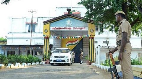 முருகனின் போராட்டம் விரைவில் முடிவுக்கு வரும்: வேலூர் சிறைத்துறை அதிகாரிகள் தகவல்