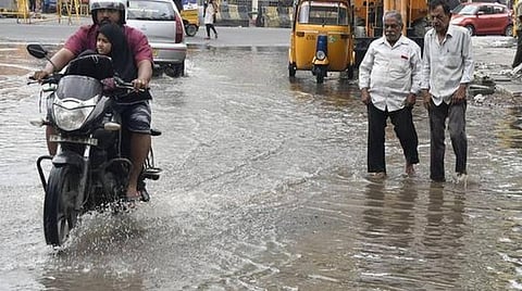 தமிழகம், புதுச்சேரி கடலோர மாவட்டங்களில் 4 நாட்கள் மழை பெய்ய வாய்ப்பு