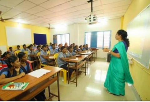 மாணவர்களின் ஆரோக்கியம், பாதுகாப்பு, உளவியல் குறித்து அரசுப் பள்ளி ஆசிரியர்களுக்கு இணையவழிப் பயிற்சி