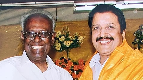 பேரா. சாலமன் பாப்பையாவுடன்