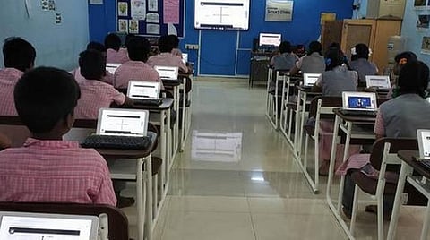 தமிழக அரசுப் பள்ளிகளில் கரும்பலகைக்கு மாற்றாக 80 ஆயிரம் ஸ்மார்ட் போர்டுகள்: அமைச்சர் செங்கோட்டையன் தகவல்