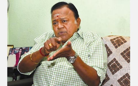 அதிமுக கூட்டணியில் பாஜக உள்ளதா? - நடிகர் ராதாரவி சந்தேகம்