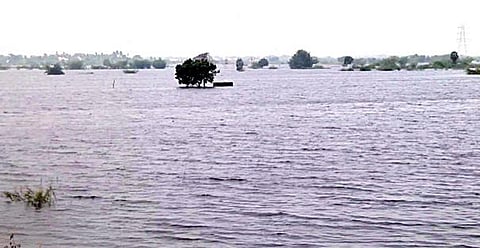 மறுசீரமைப்பு காரணமாக தற்போது பாலூர் ஏரி முழுகொள்ளளவை எட்டியுள்ளது.