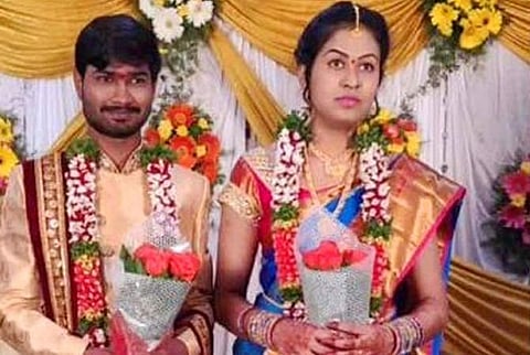 தெலங்கானா முதல்வர் சந்திரசேகர் ராவின் வளர்ப்பு மகள் பிரதியுஷா -சரண் திருமணம்: படம் உதவி ட்விட்டர்