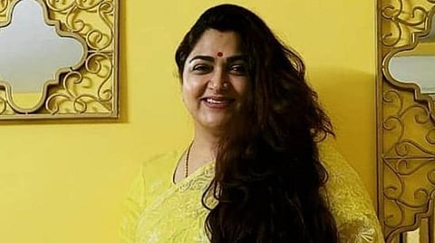 அச்சம் இருந்தால் வராதீர்கள்: திரையரங்க அனுமதி குறித்து நடிகை குஷ்பு ட்வீட்