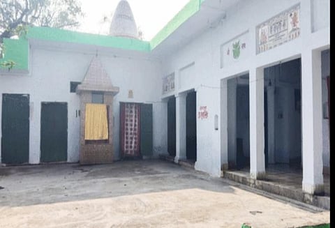 உ.பி.யில் கோயிலுக்கு வந்த பெண்ணைக் கூட்டு பலாத்காரம் செய்து கொலை: முக்கியக் குற்றவாளியான சாது தலைமறைவு: துப்பு அளிப்போருக்கு ரூ.50,000 பரிசு