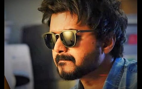தனது வீட்டில் வசிக்கும் முன்னாள் நிர்வாகிகளை அப்புறப்படுத்த வேண்டும்: காவல் நிலையத்தில் விஜய் சார்பில் புகார்