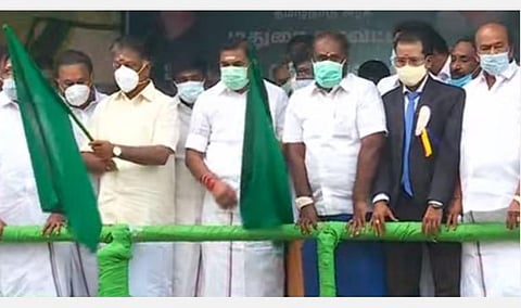 அலங்காநல்லூர் ஜல்லிக்கட்டு தொடங்கியது; தமிழ் கலாச்சாரத்தை, பாரம்பரியத்தை தமிழக அரசு நிலை நிறுத்துகிறது: முதல்வர் பேச்சு