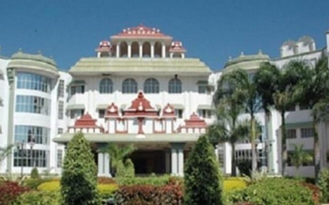 அரசியல் கட்சிகளின் பேரணி, பொதுக் கூட்டங்களுக்கு தடை விதிக்க முடியாது: வழக்கை முடித்து தலைமை நீதிபதி உத்தரவு