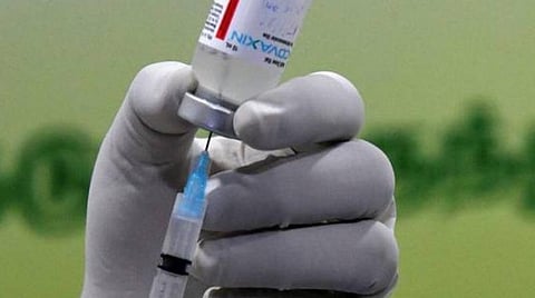 தடுப்பூசி விநியோகம்: பக்கத்து நாடுகளுக்கே முன்னுரிமை
