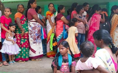 விதிமுறை இருந்தும் சிவகங்கை மாவட்ட திருவேலங்குடிக்கு இந்தாண்டும் தொடக்கப் பள்ளி அறிவிப்பு இல்லை: 45 குழந்தைகளை கைவிடுகிறதா கல்வித்துறை?